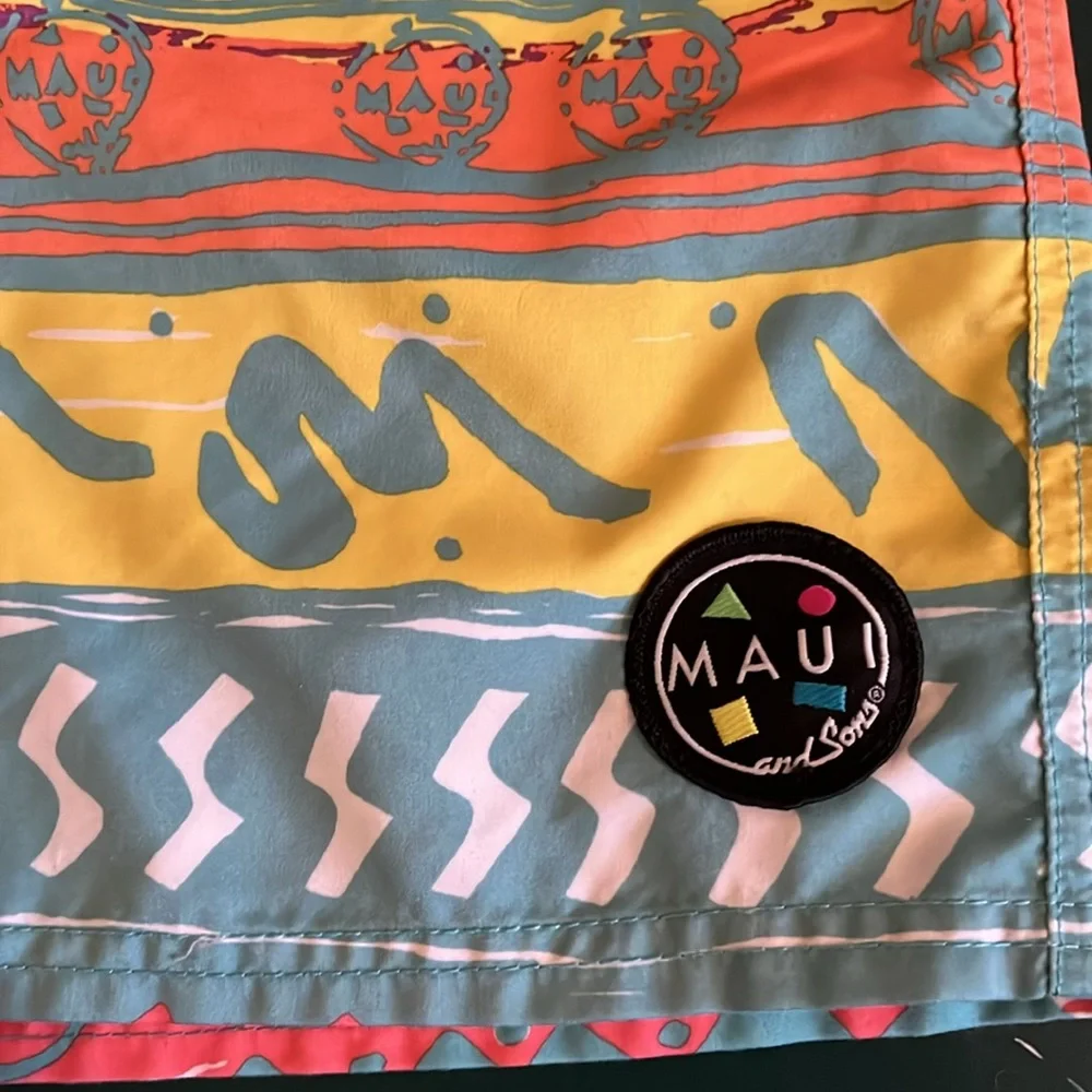 Maui & Sons board shorts - Picture 4 of 6